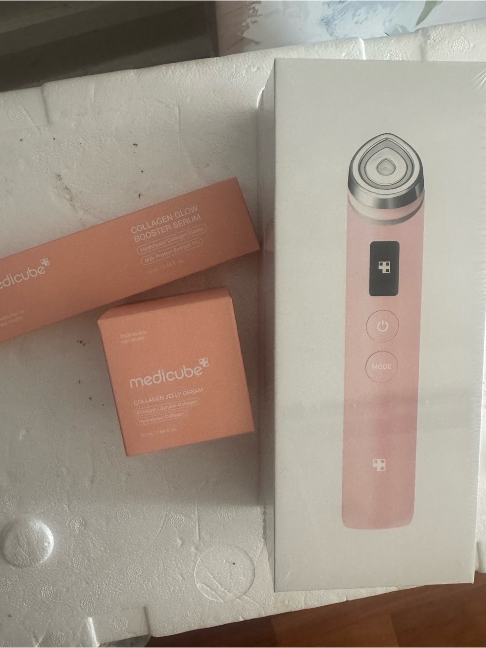 Medicube Pink Facial Device & Skincare Set
